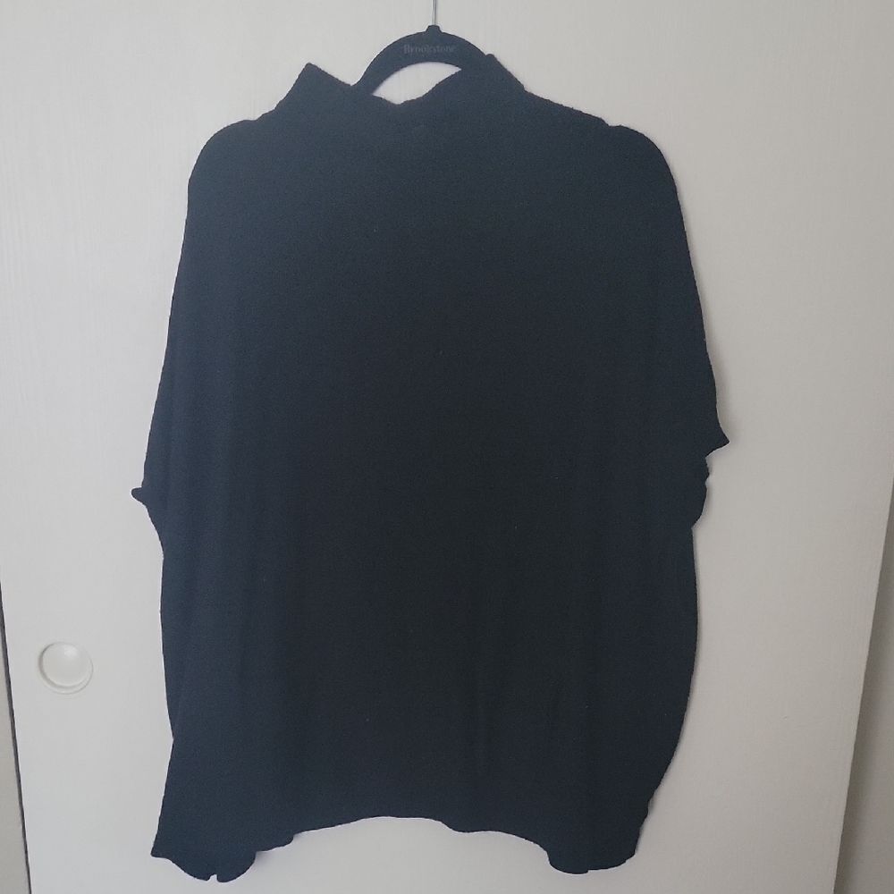 Alya Sweater Poncho W/ Front Pockets